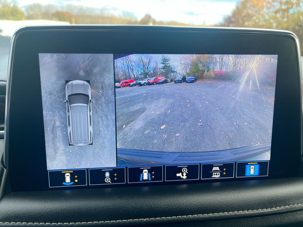 Used 2021 Chevrolet Suburban Premier image 17