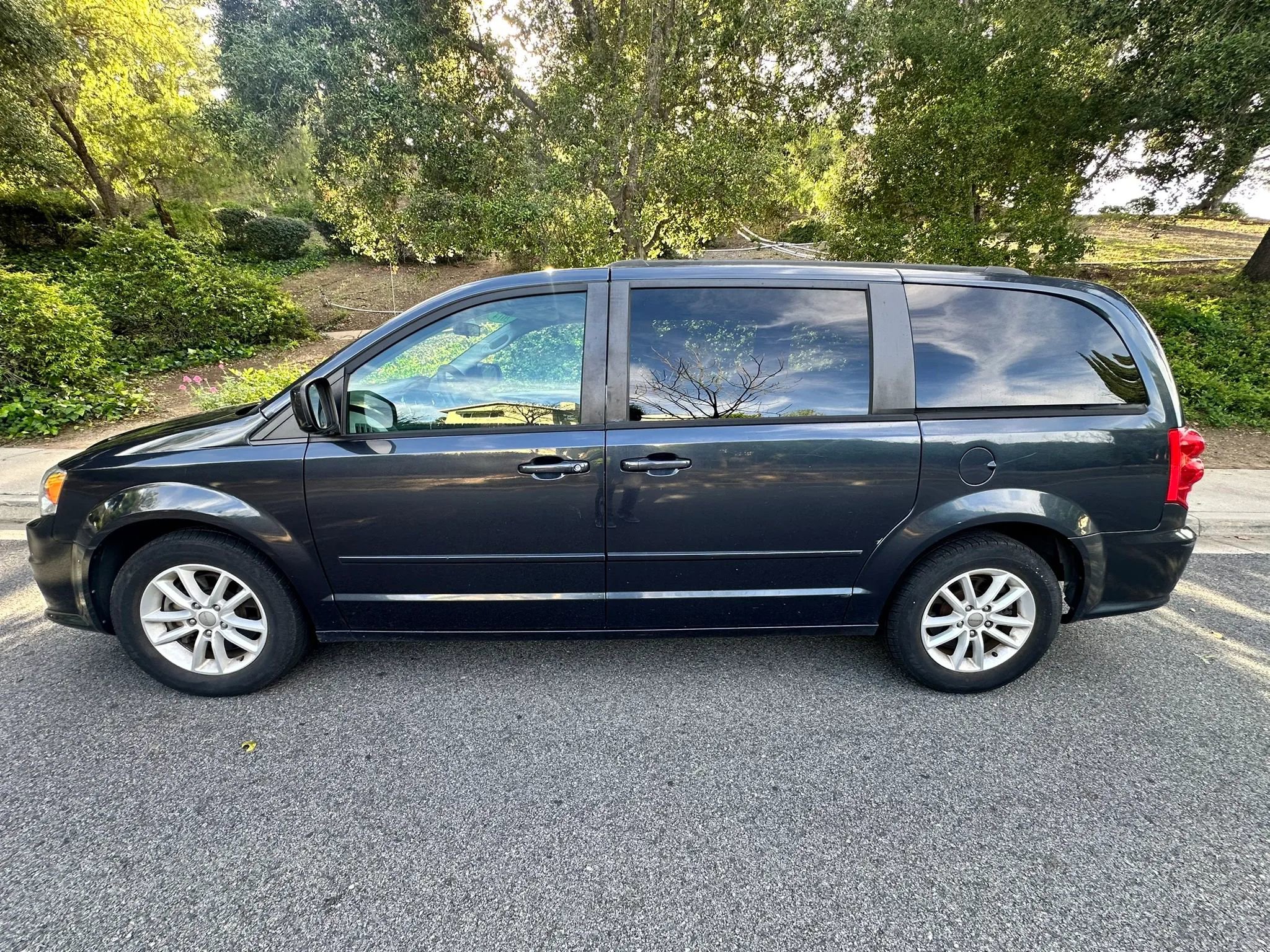 Used 2014 Dodge Grand Caravan SXT FWD image 5