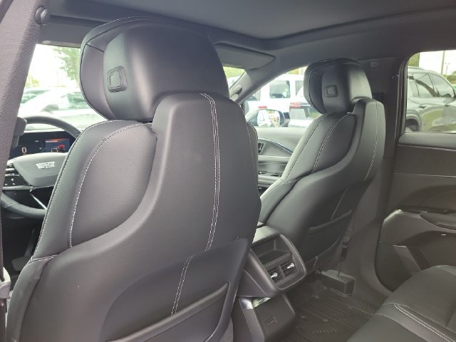 Certified 2024 Cadillac Lyriq Luxury AWD/4WD image 22