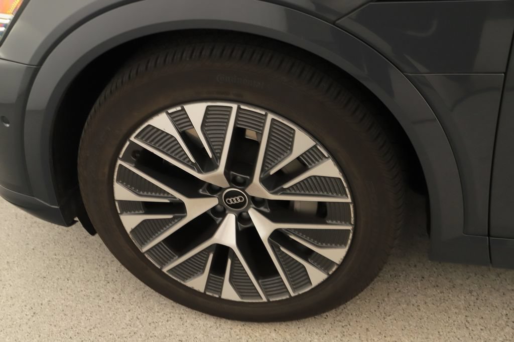Certified 2024 Audi Q8 e-tron Premium Plus AWD/4WD image 28