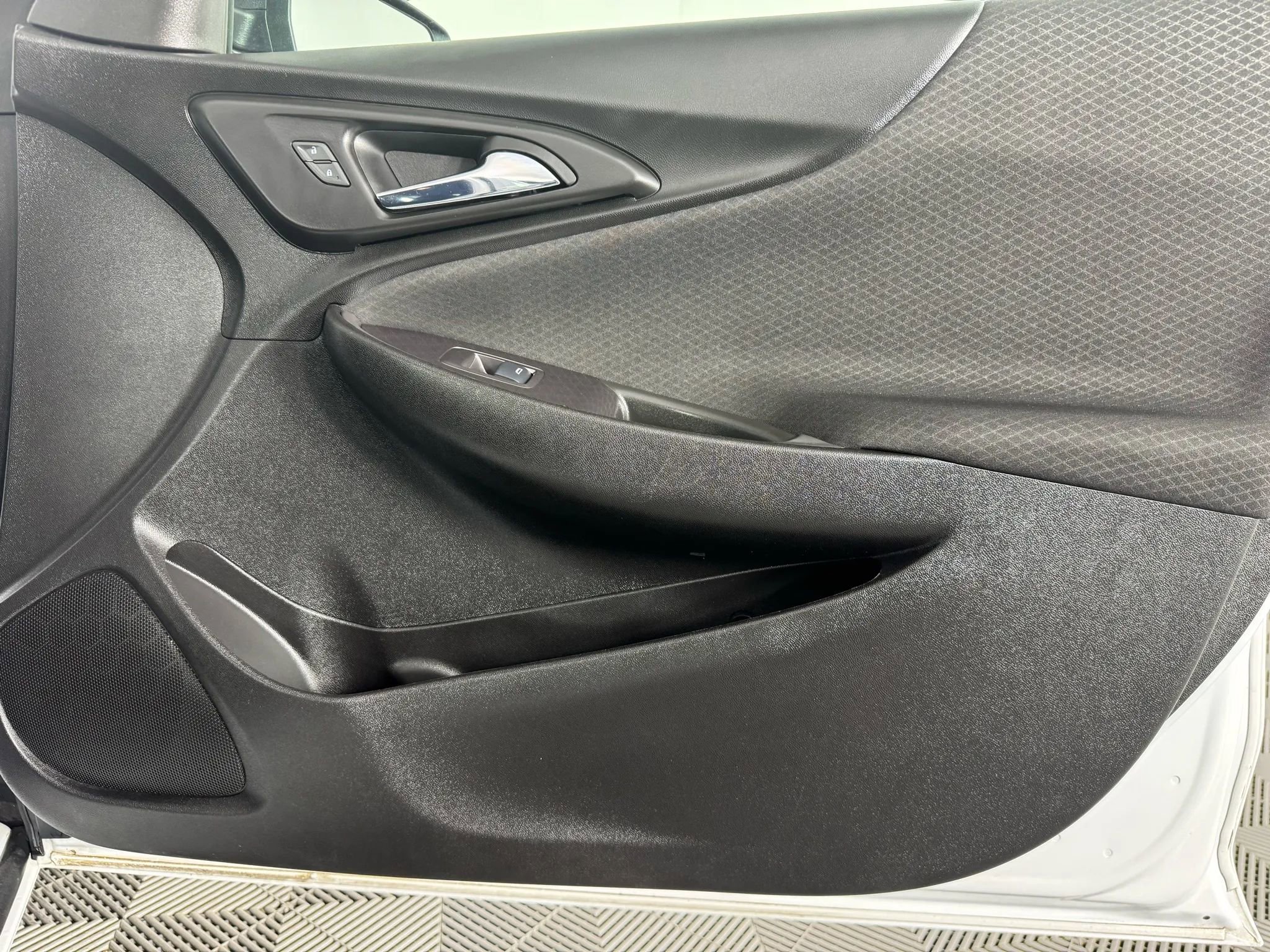 Used 2023 Chevrolet Malibu LS image 38