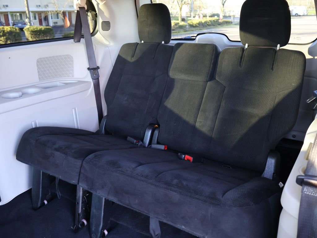 Used 2015 Dodge Grand Caravan American Value Package w/ UConnect Hands-Free Group image 26
