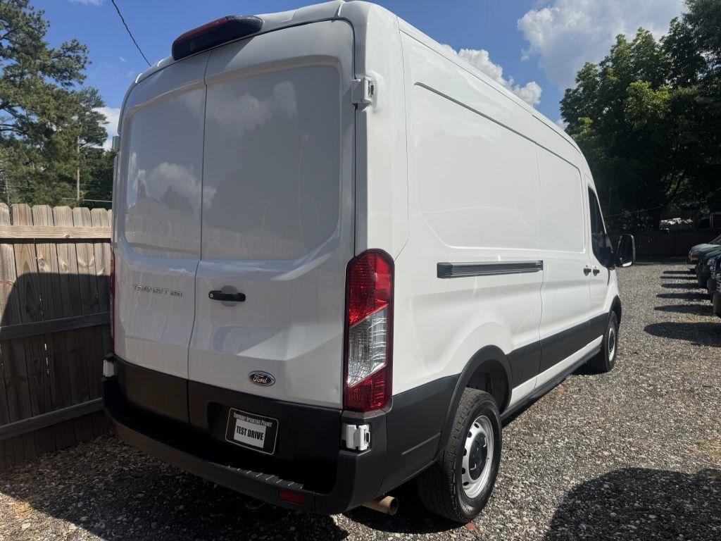 Used 2025 Ford Transit 250 148 Medium Roof RWD image 4