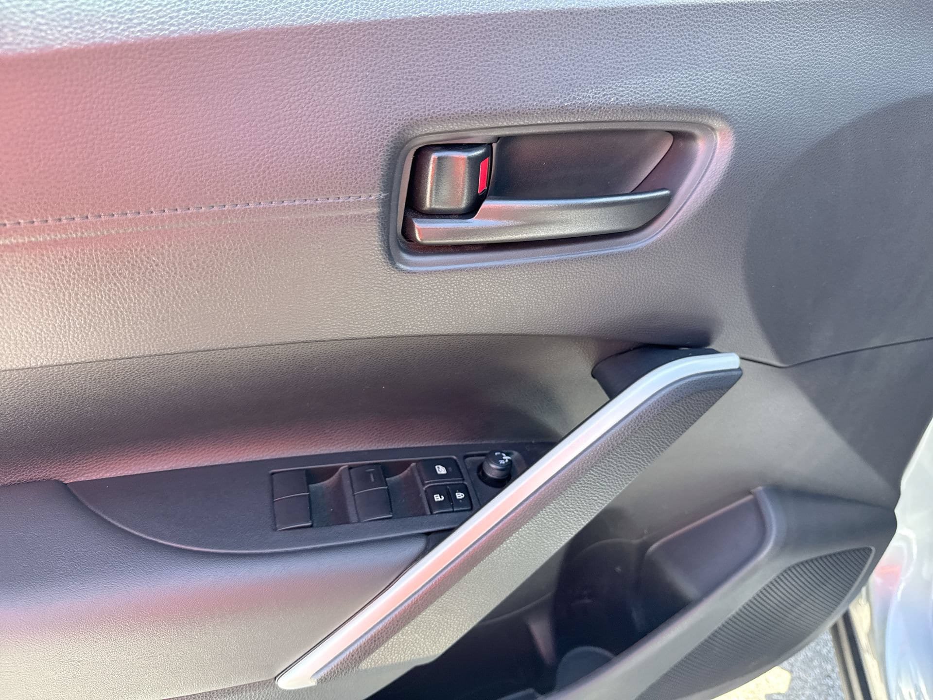 Used 2025 Toyota Corolla Cross AWD Hybrid image 15