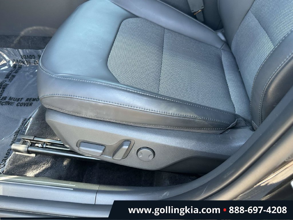 Certified 2025 Kia Niro EX FWD image 16