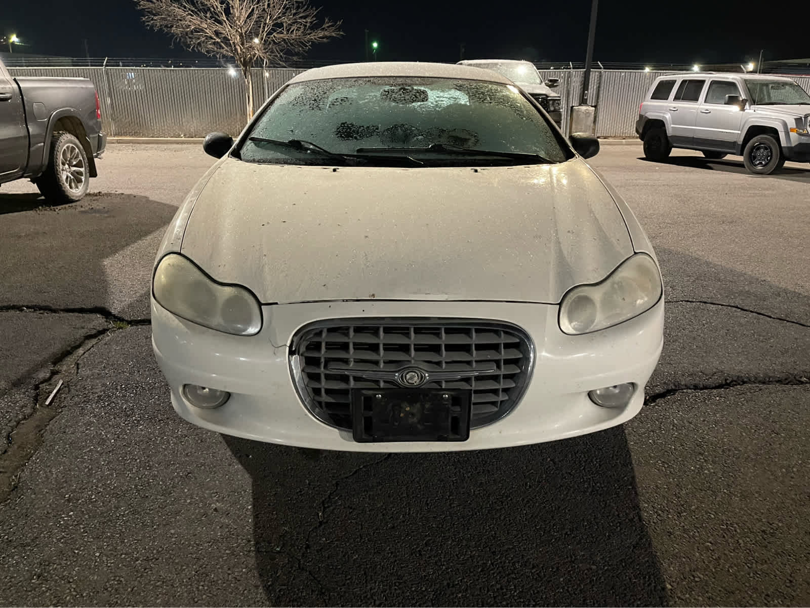 Used 2004 Chrysler Concorde LXi image 2