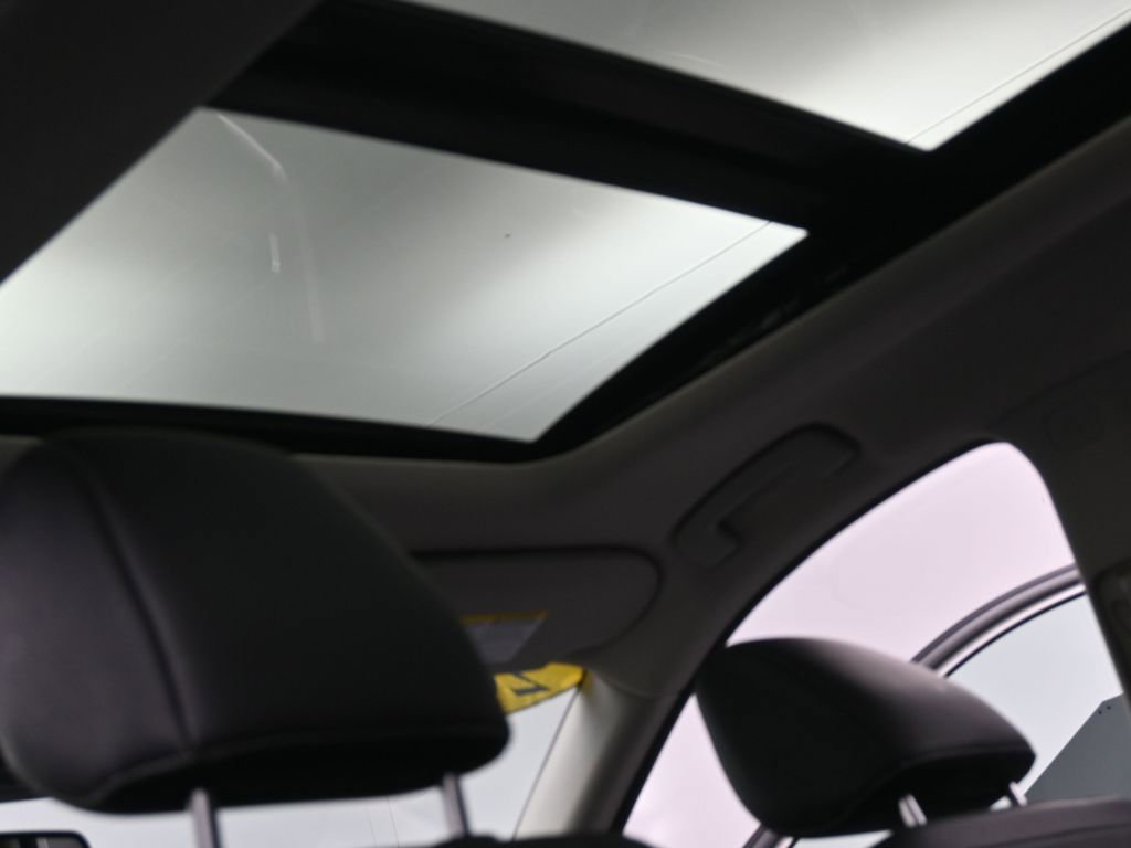 Used 2022 Nissan Pathfinder Platinum w/ Cargo Package image 24