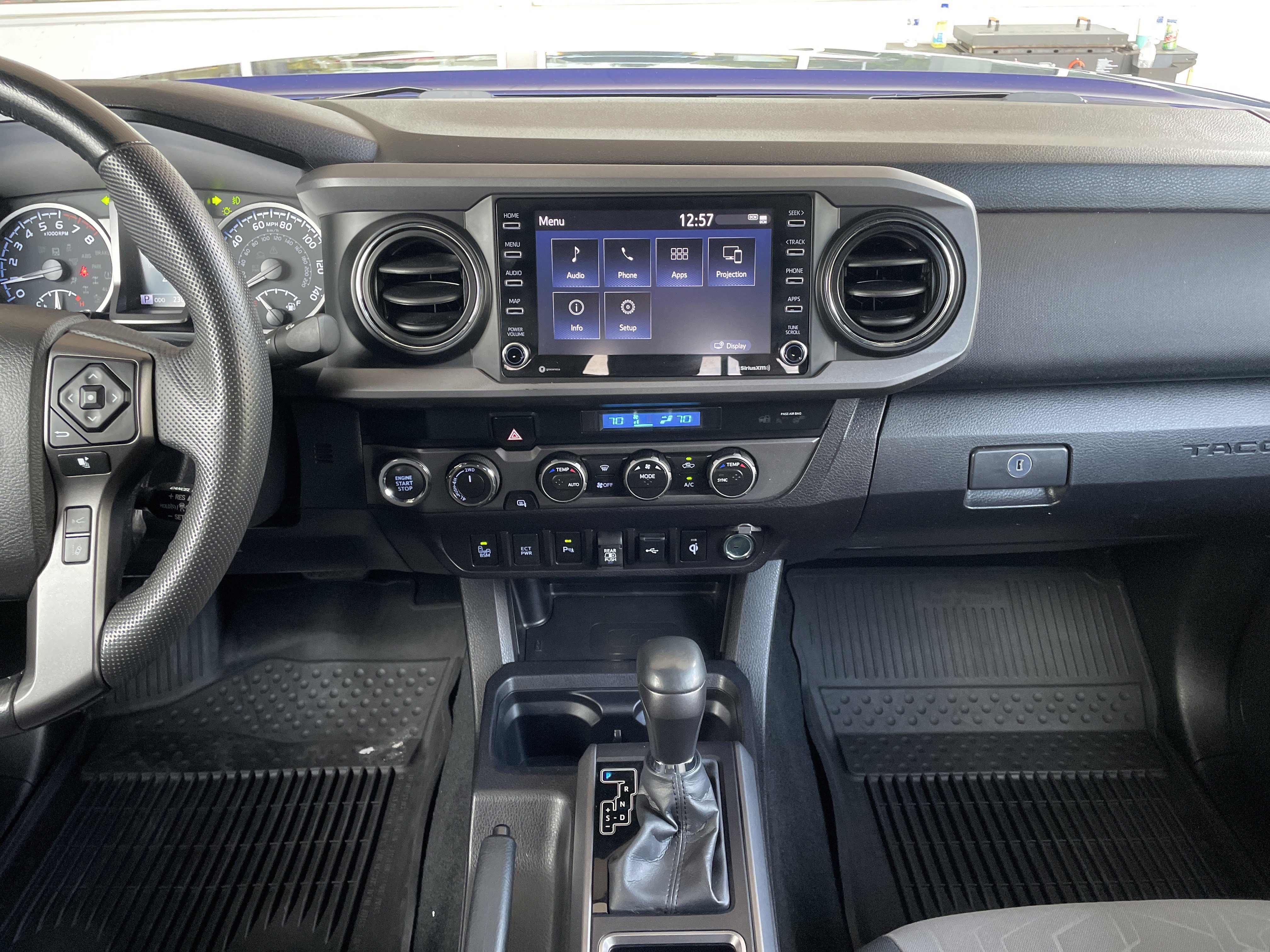 Used 2022 Toyota Tacoma TRD Off-Road image 9