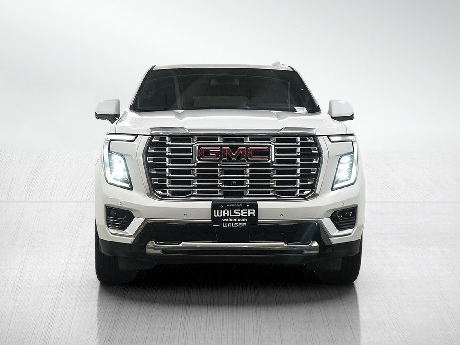 Used 2025 GMC Yukon XL Denali AWD/4WD image 8