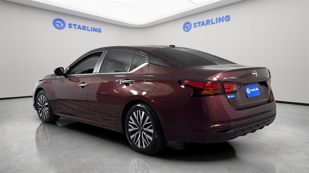 Used 2024 Nissan Altima 2.5 SV image 5