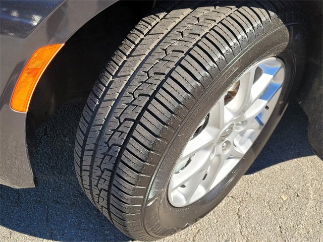 Used 2023 Chrysler Voyager LX image 20