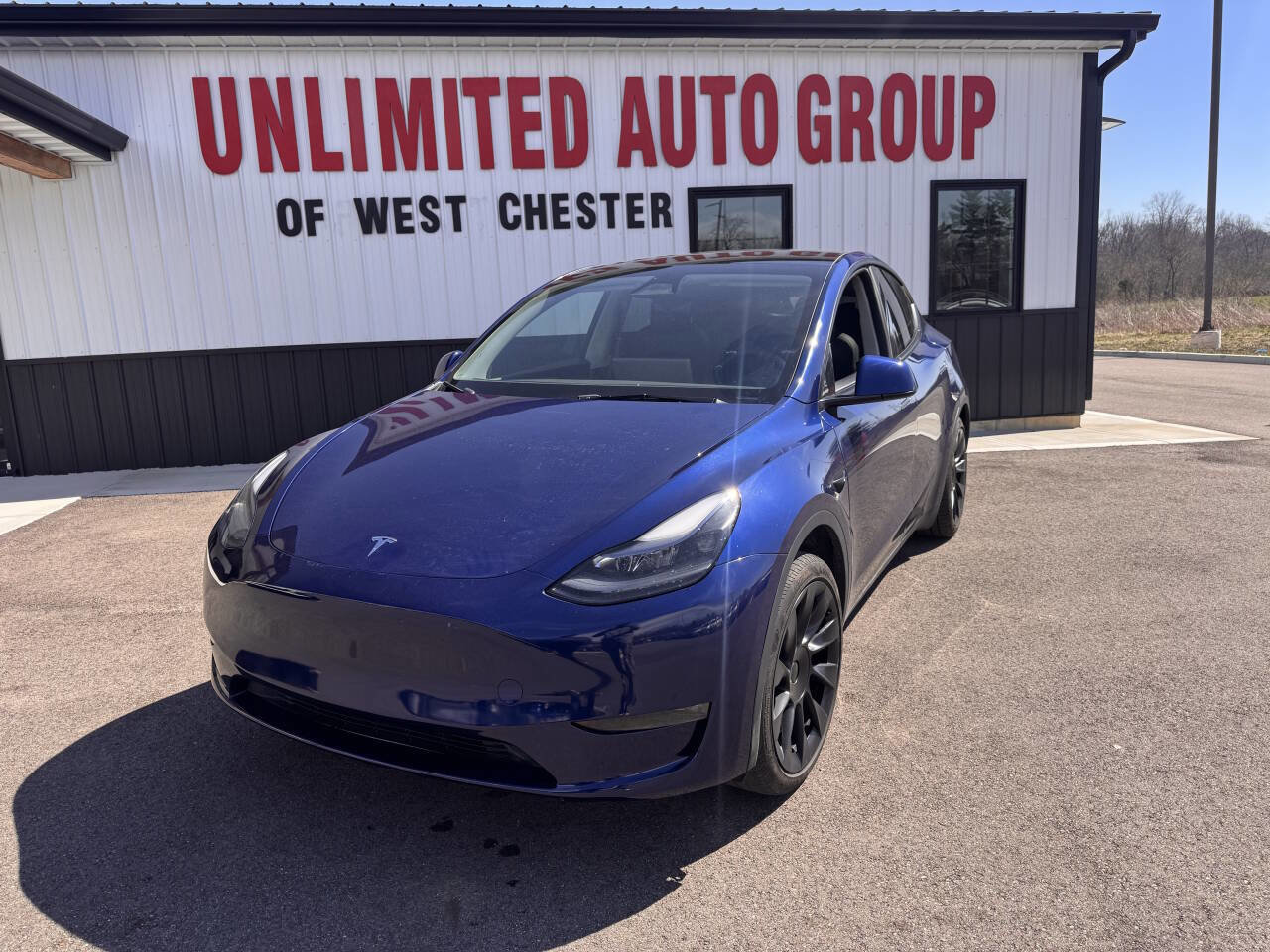 Used 2024 Tesla Model Y Long Range 4dr Crossover image 1