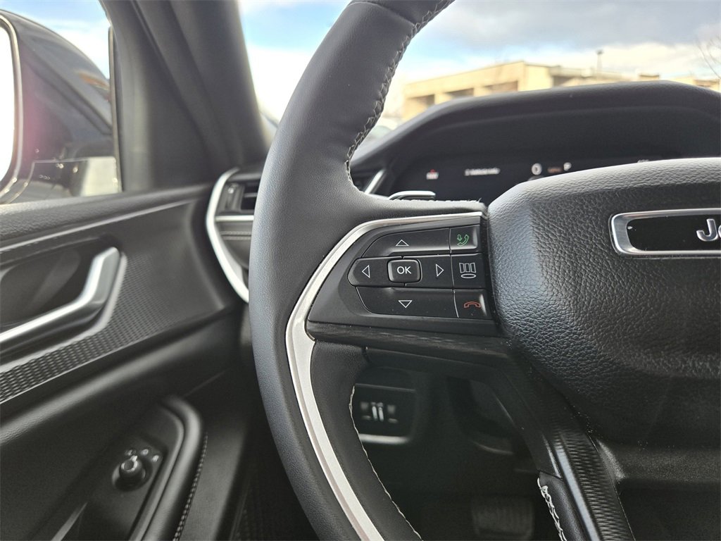 Used 2024 Jeep Grand Cherokee L Altitude image 17