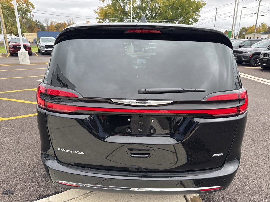 New 2026 Chrysler Pacifica Select image 6