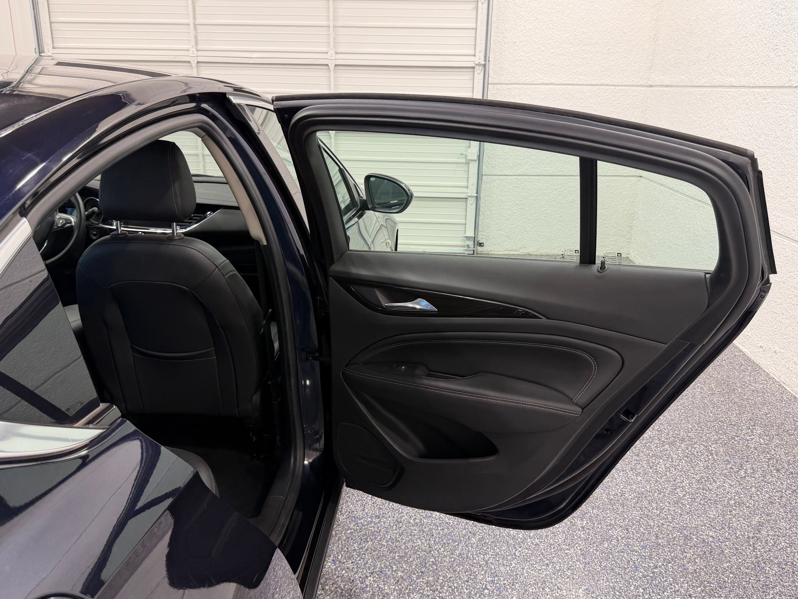 Used 2018 Buick Regal Essence FWD image 25
