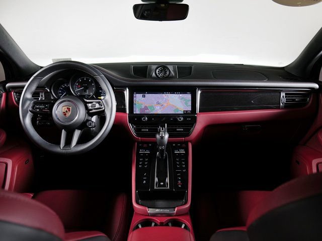 Certified 2025 Porsche Macan S AWD/4WD image 12