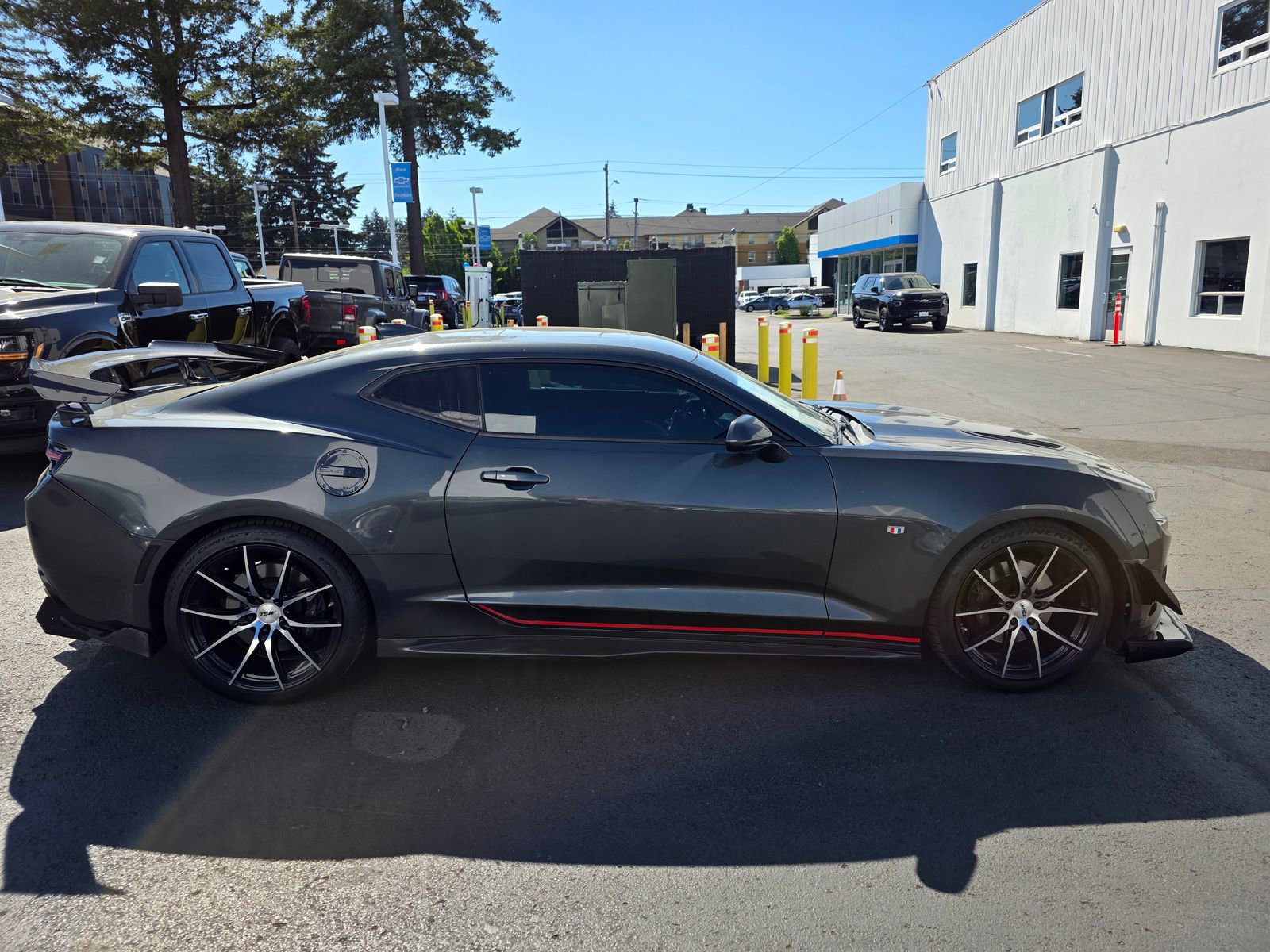 Used 2018 Chevrolet Camaro SS RWD image 4