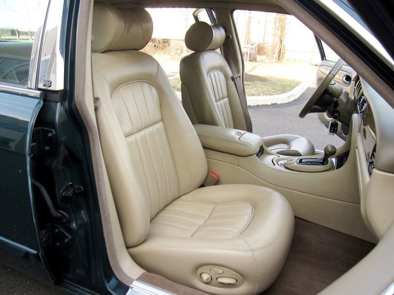 Used 2000 Jaguar XJ8 image 22