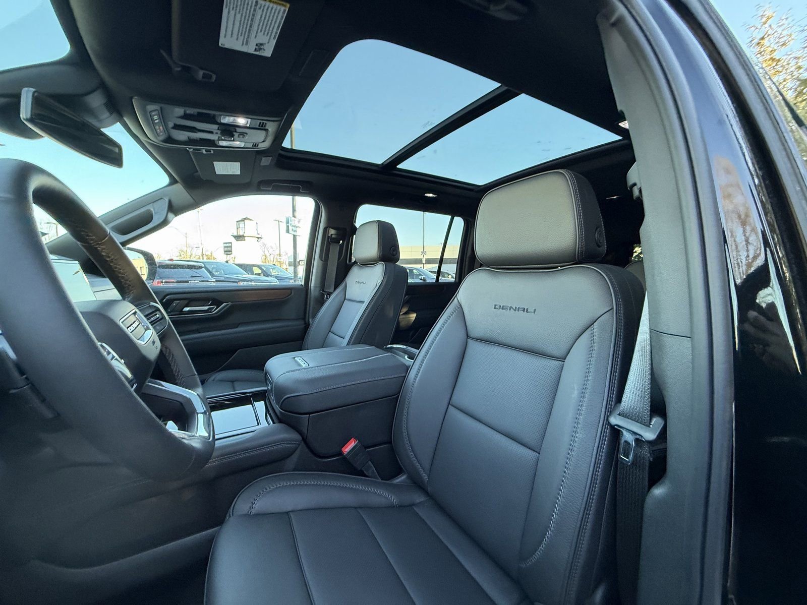 New 2025 GMC Yukon XL Denali w/ Sun & Power Step Package image 10