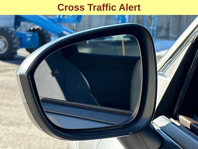 Used 2023 Nissan Rogue S image 8