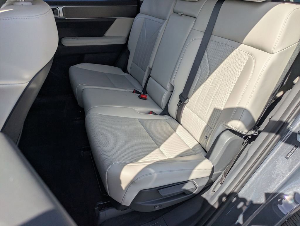 Used 2025 Hyundai Santa Fe SEL image 26