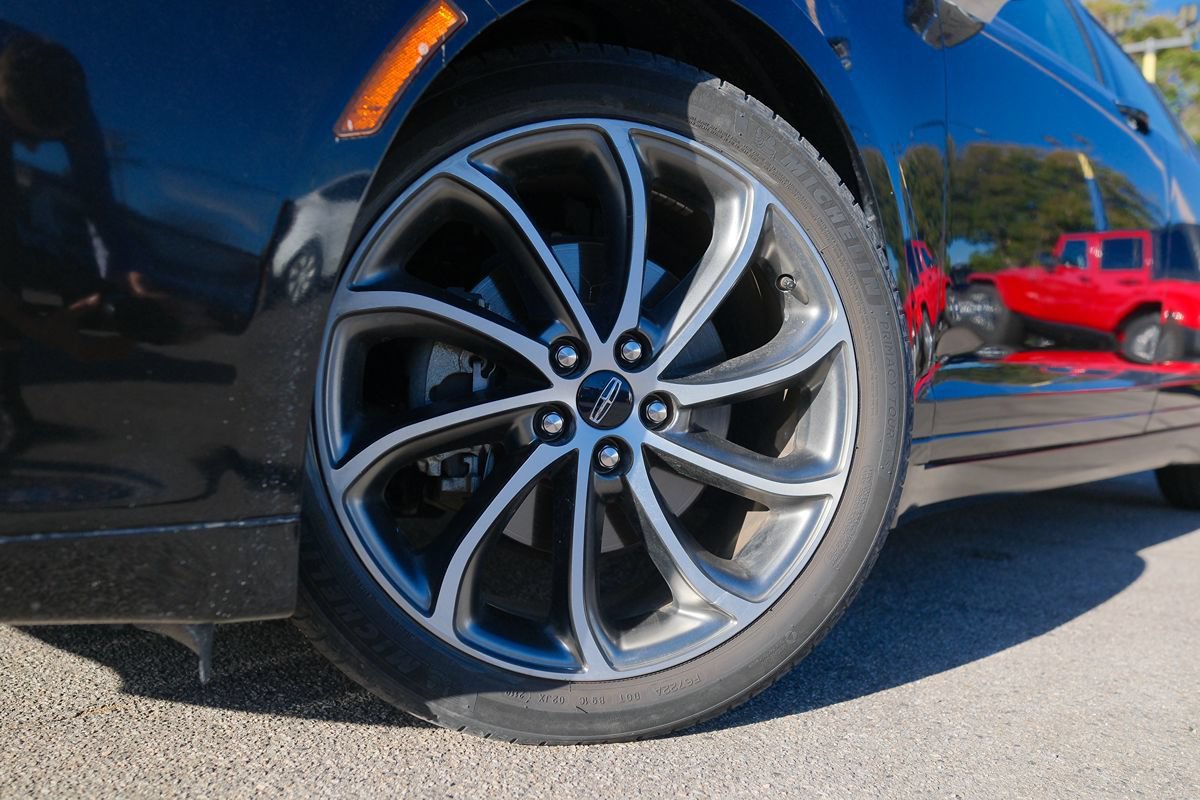 Used 2019 Lincoln MKZ Reserve w/ Reserve Plus Package FWD image 32