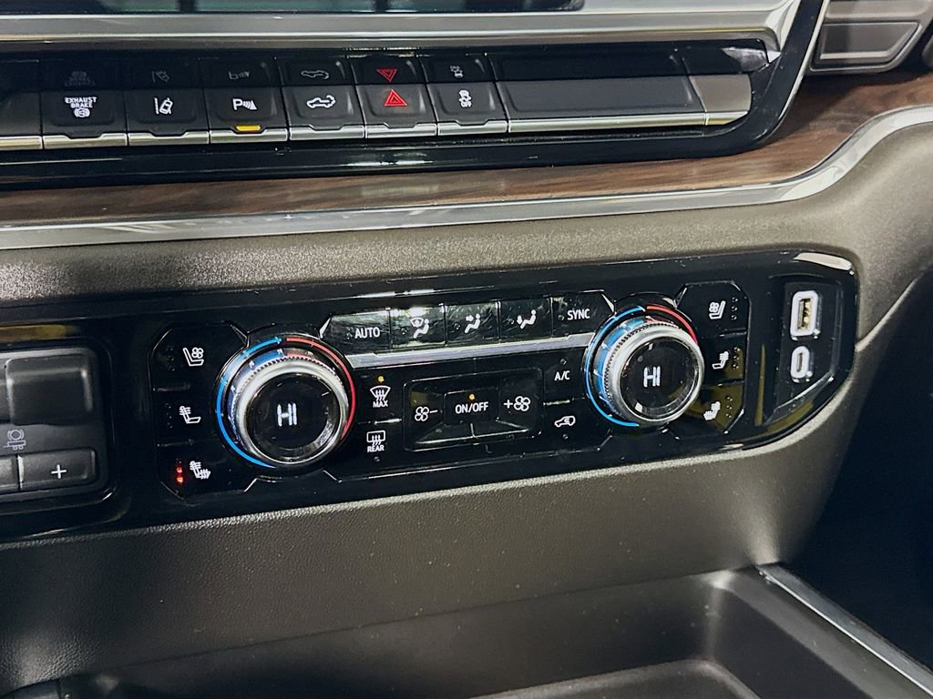 Used 2024 GMC Sierra 3500 SLT w/ SLT Convenience Package image 20