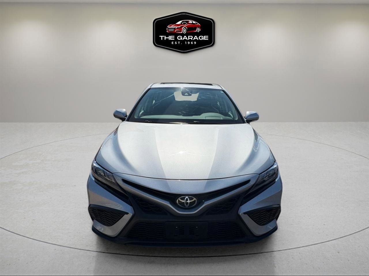 Used 2022 Toyota Camry SE w/ Cold Weather Package image 12