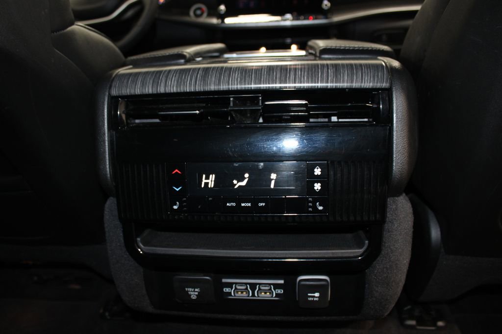 Used 2023 Jeep Wagoneer L Series III w/ Preferred Equipment Group image 35