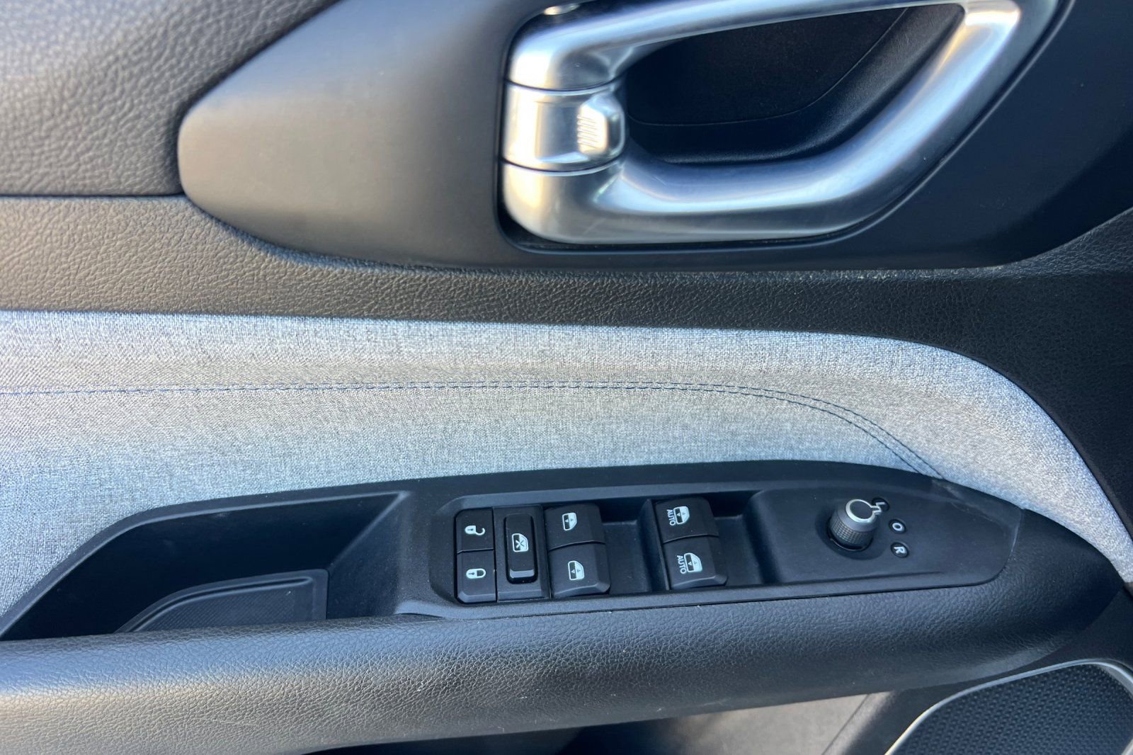 Used 2024 Jeep Compass Latitude AWD/4WD image 11