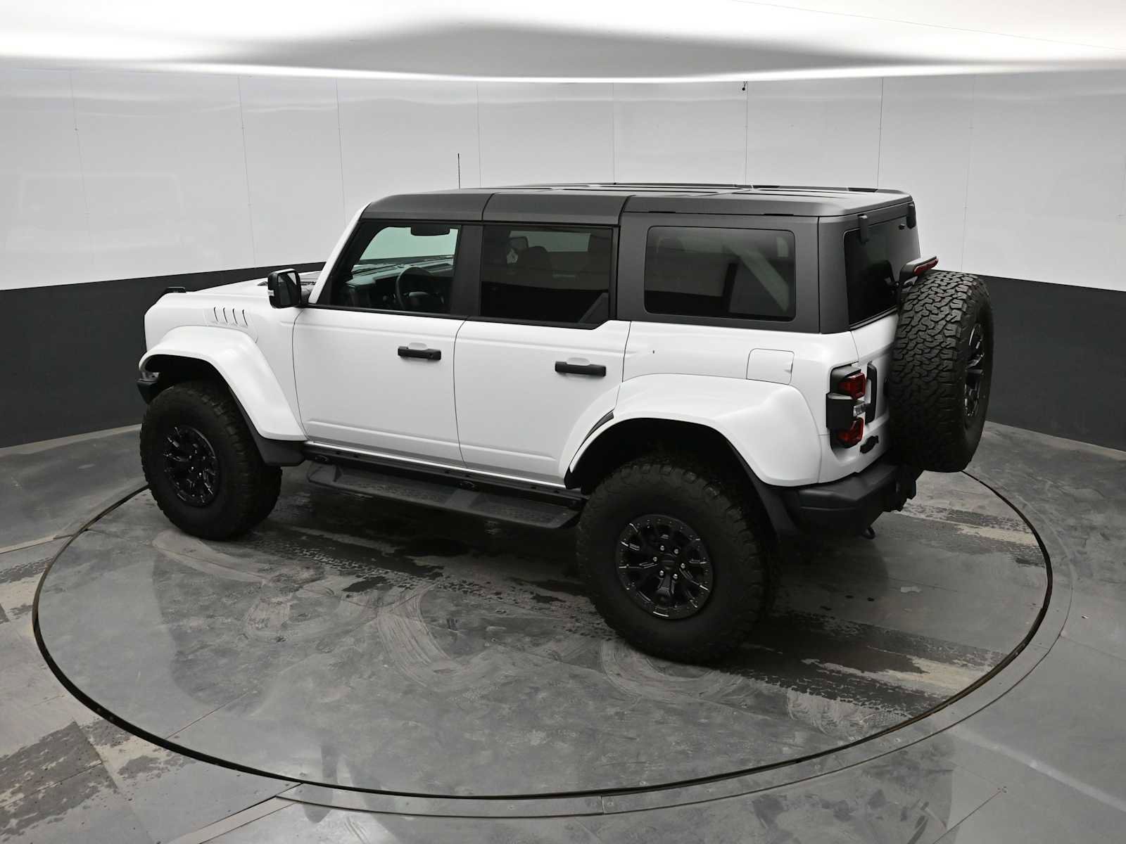 Used 2024 Ford Bronco Raptor w/ Interior Carbon Fiber Pack 6 image 27