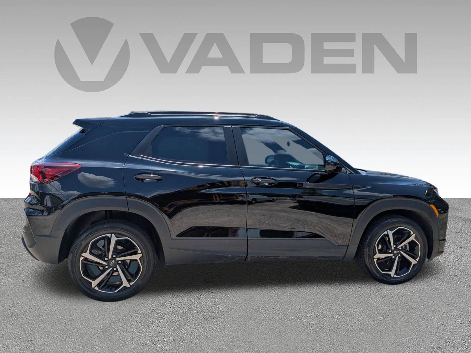 Certified 2023 Chevrolet TrailBlazer RS FWD image 23