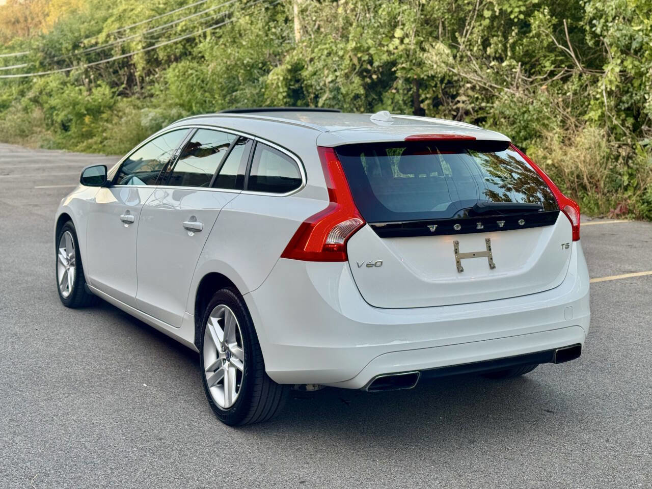 Used 2015 Volvo V60 T5 Premier image 6