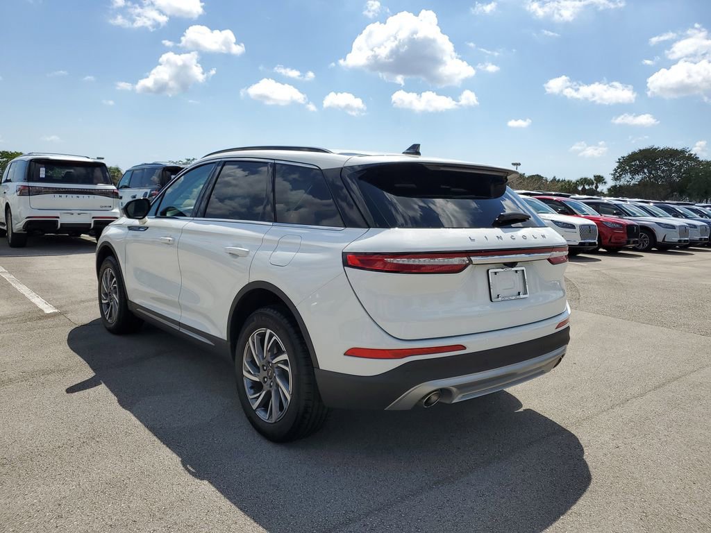 New 2026 Lincoln Corsair Premiere FWD image 3