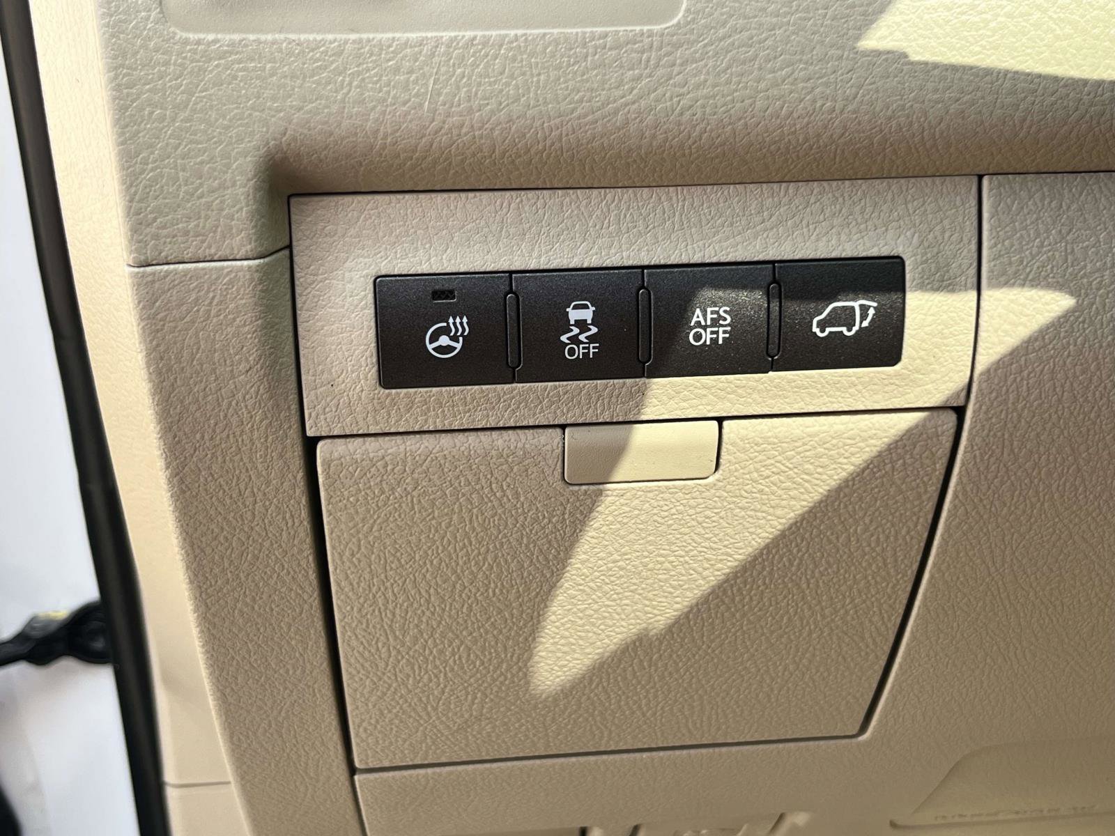 Used 2015 Lexus LX 570 4WD image 16