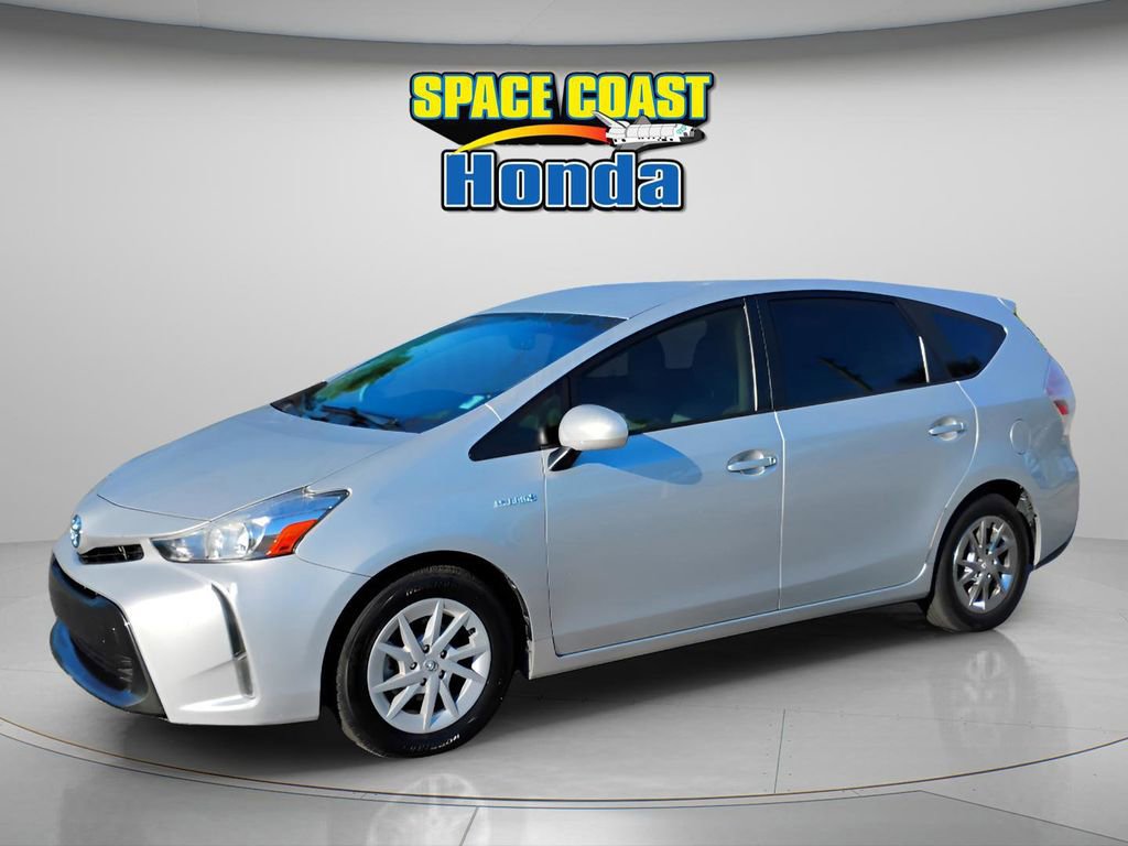 Used 2017 Toyota Prius V Four image 3