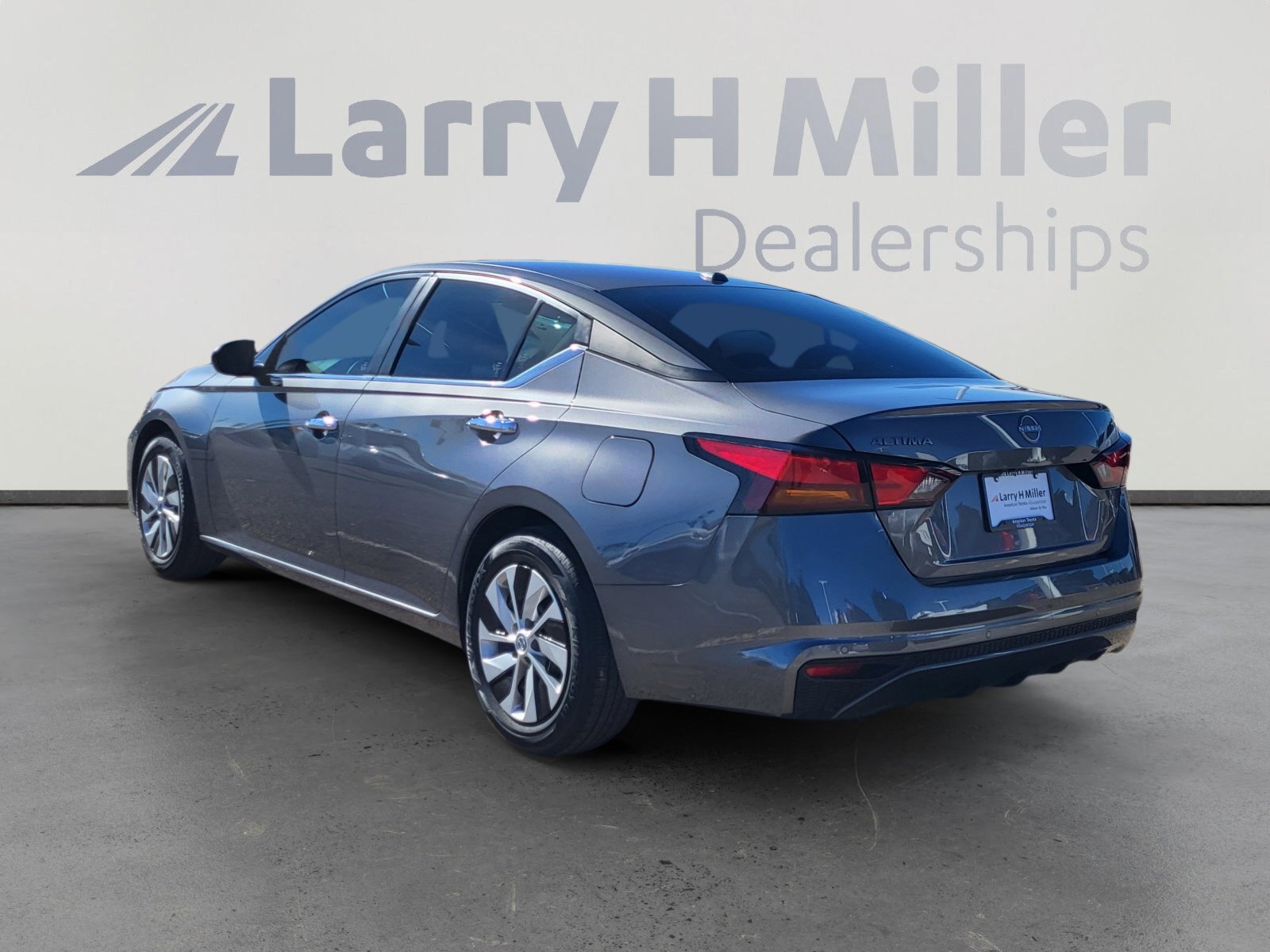 Used 2025 Nissan Altima 2.5 S image 3