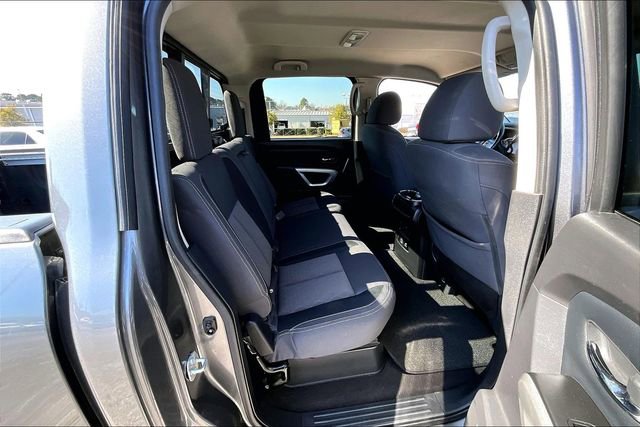Used 2024 Nissan Titan SV w/ SV Convenience Package image 18