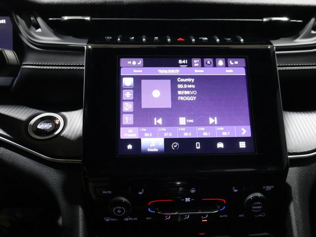 Used 2025 Jeep Grand Cherokee Laredo w/ Luxury Tech Group I image 24