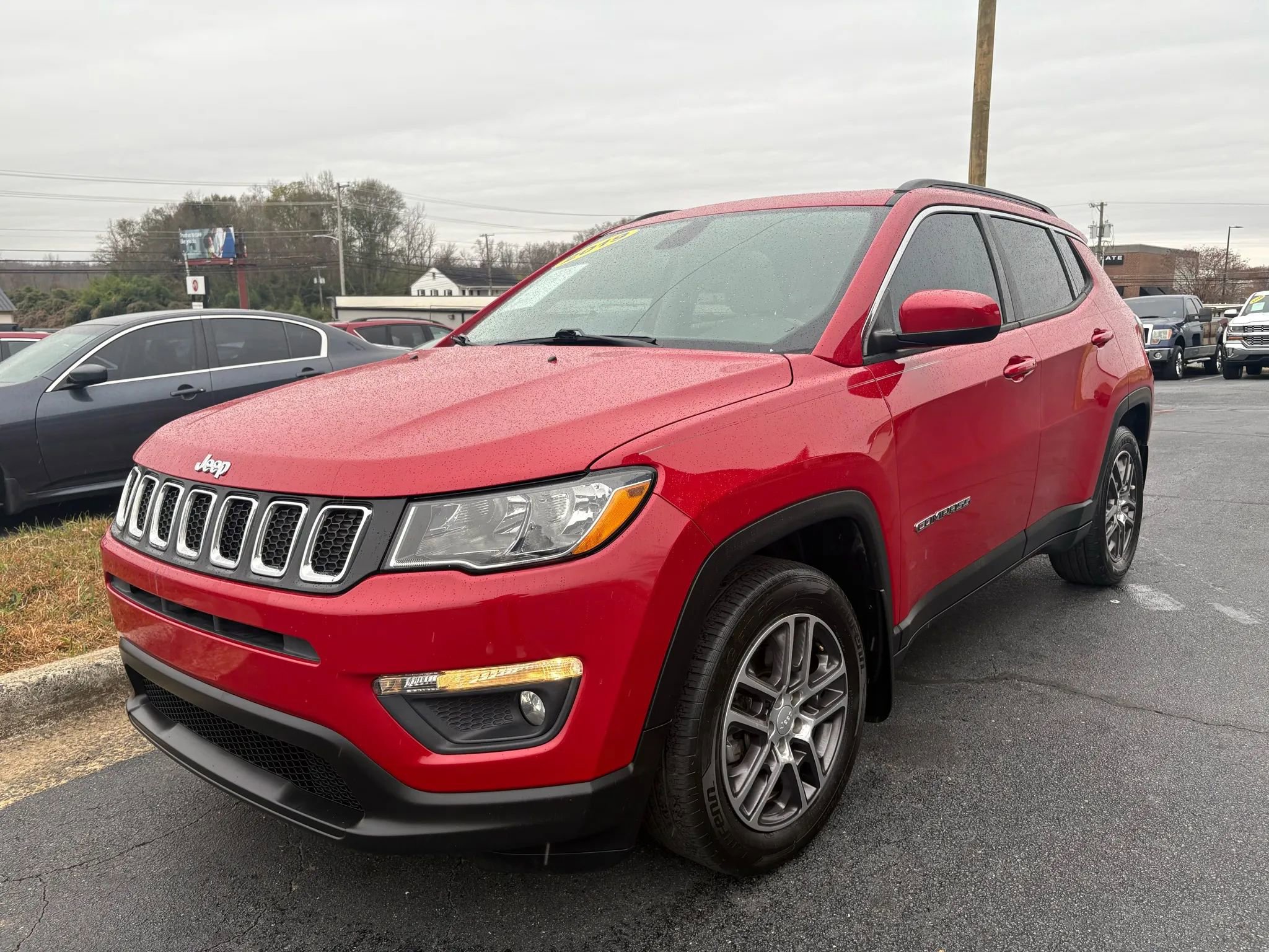 Used 2019 Jeep Compass Latitude image 3