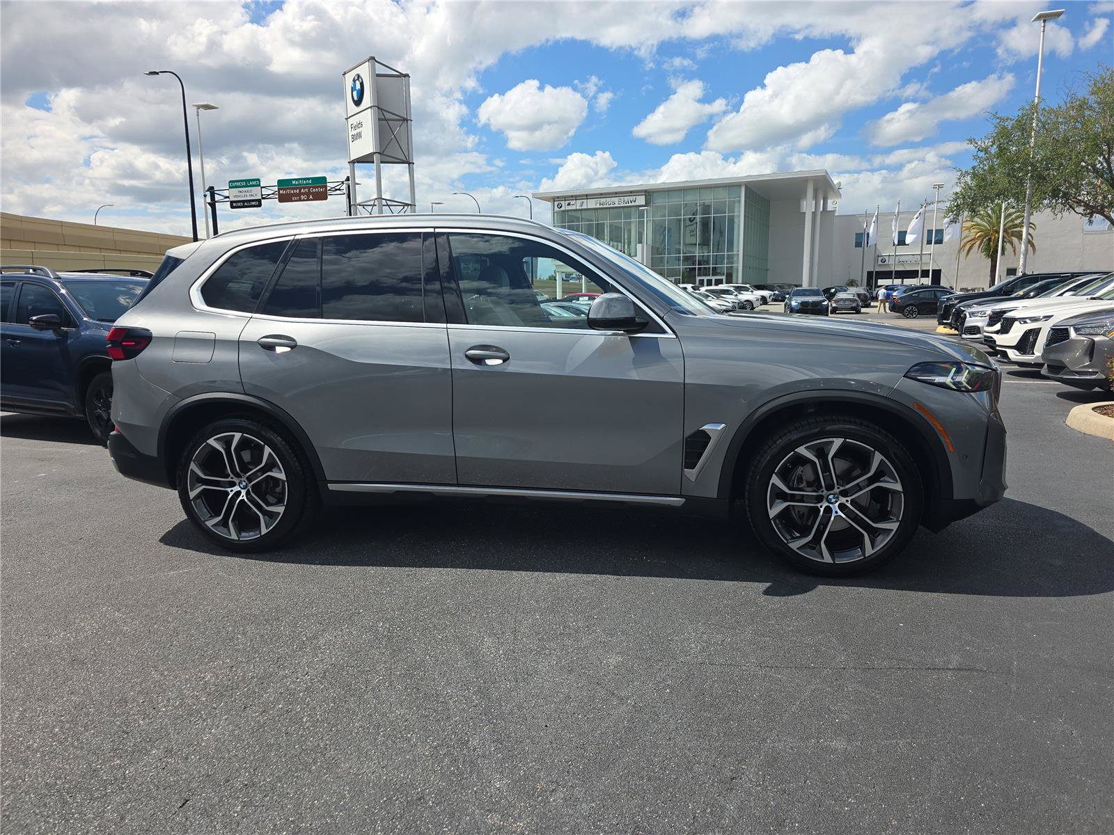 Certified 2024 BMW X5 xDrive40i w/ Parking Assistance Package AWD/4WD image 1