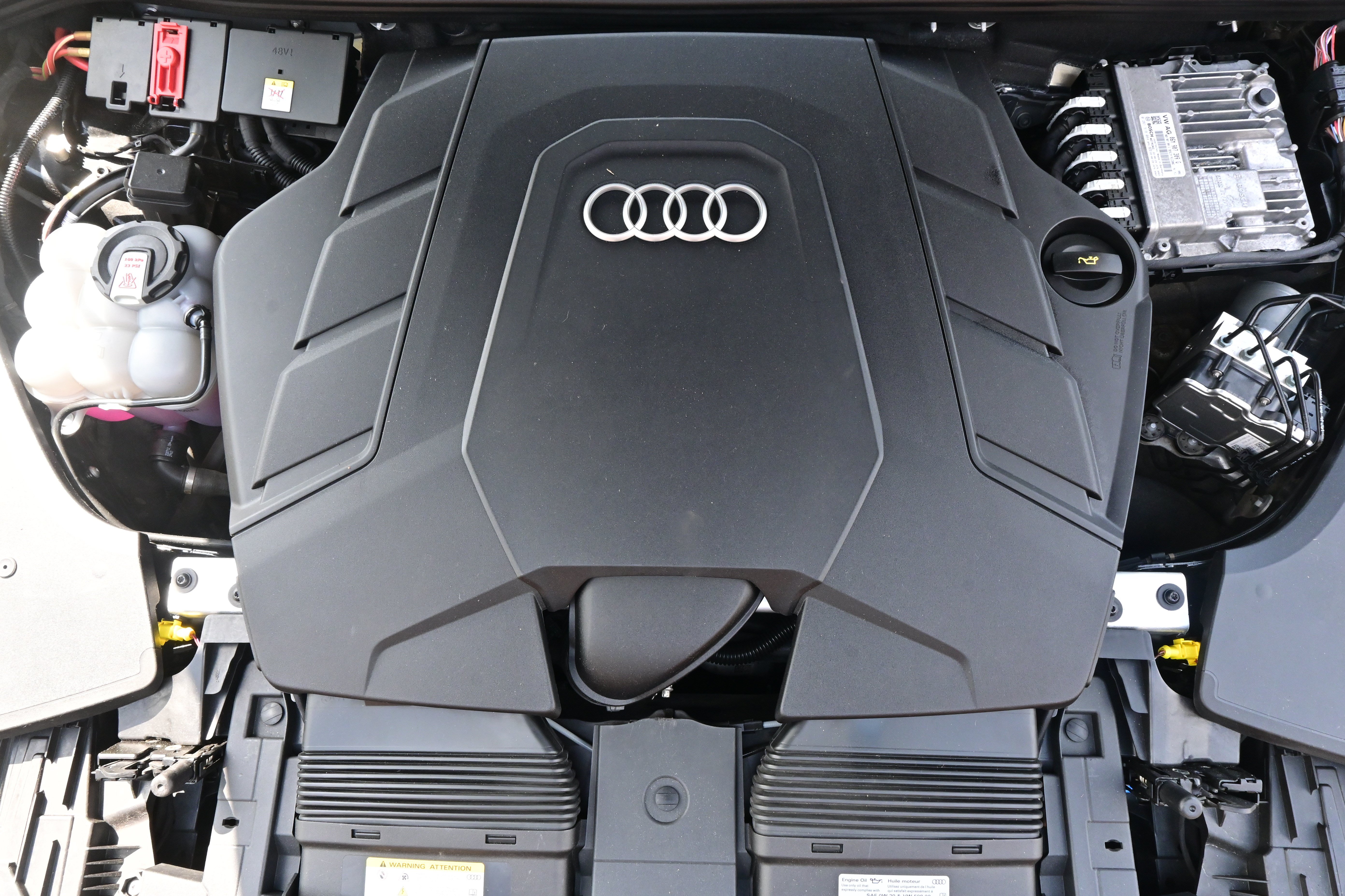 Used 2023 Audi Q8 Prestige AWD/4WD image 36
