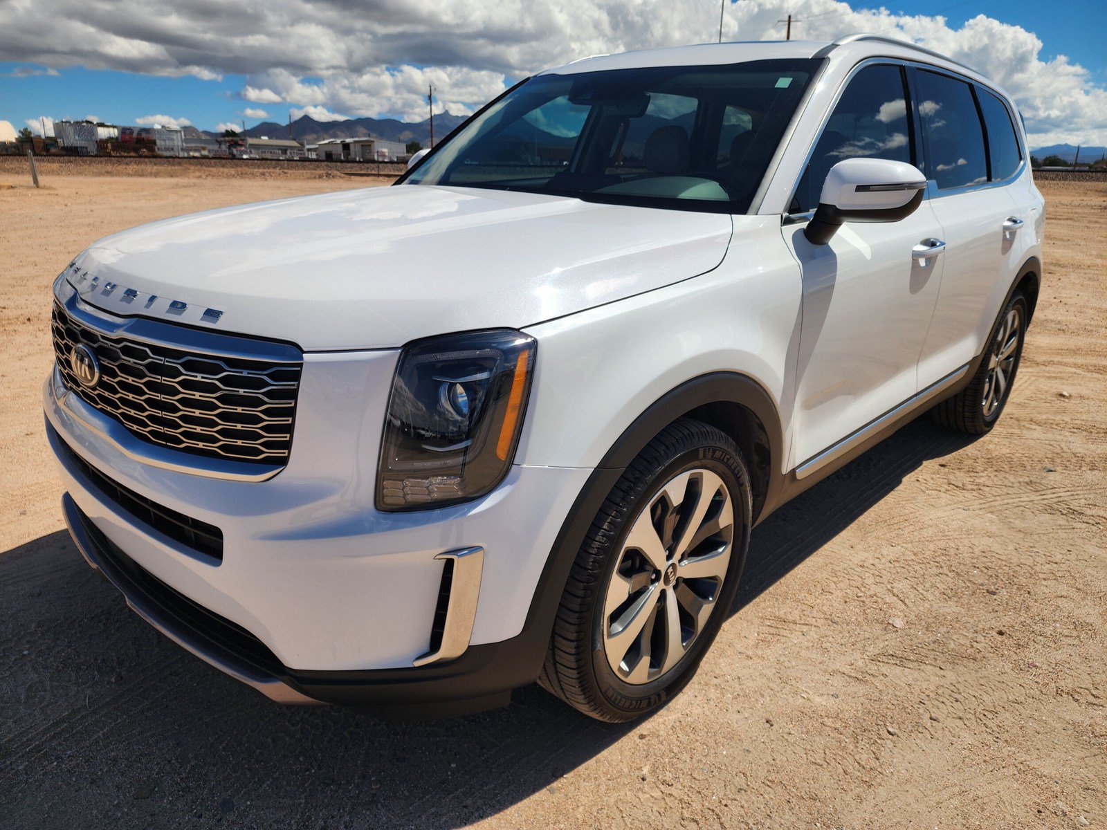 Used 2021 Kia Telluride S AWD/4WD image 3