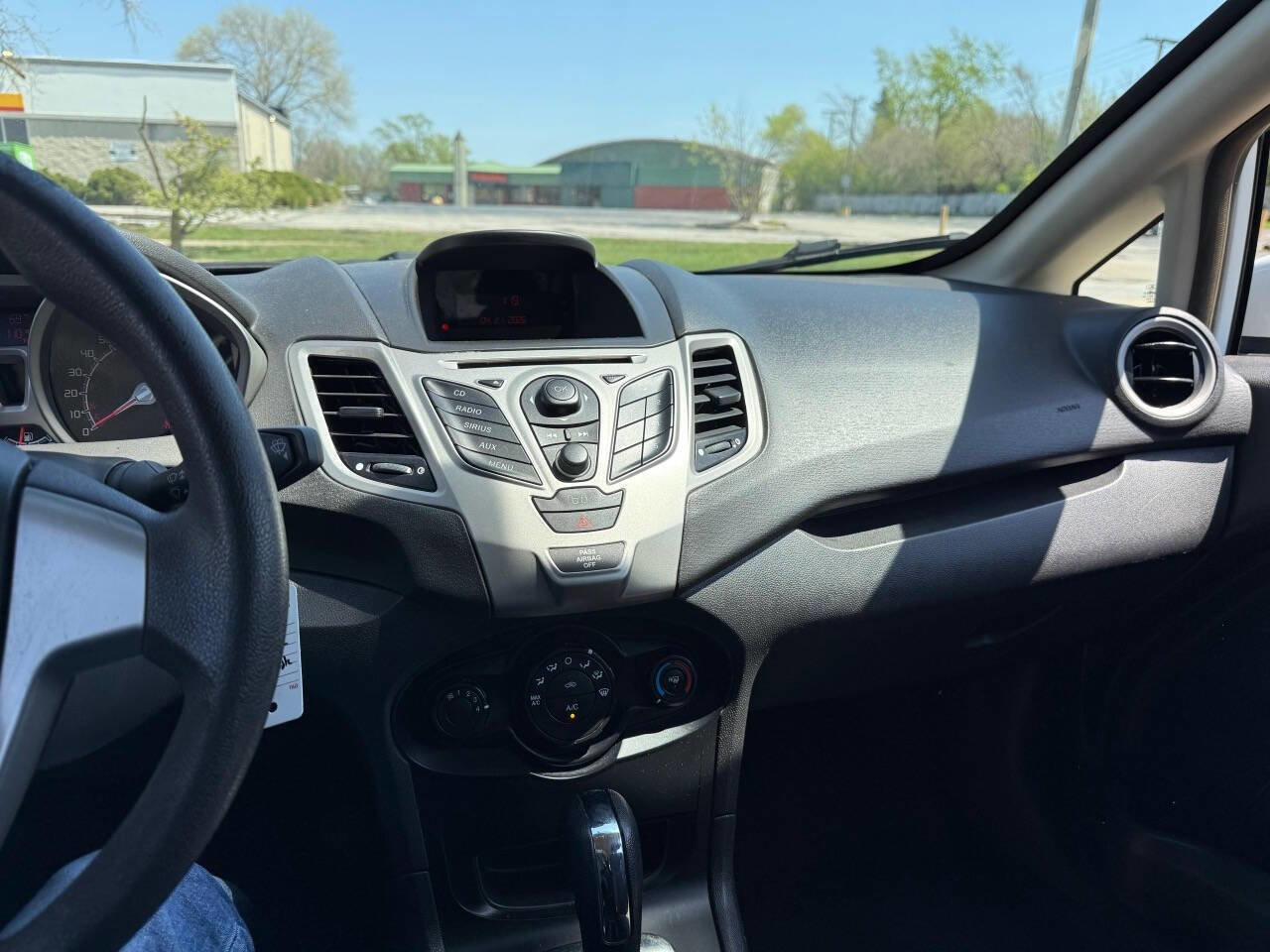 Used 2012 Ford Fiesta SE FWD image 25