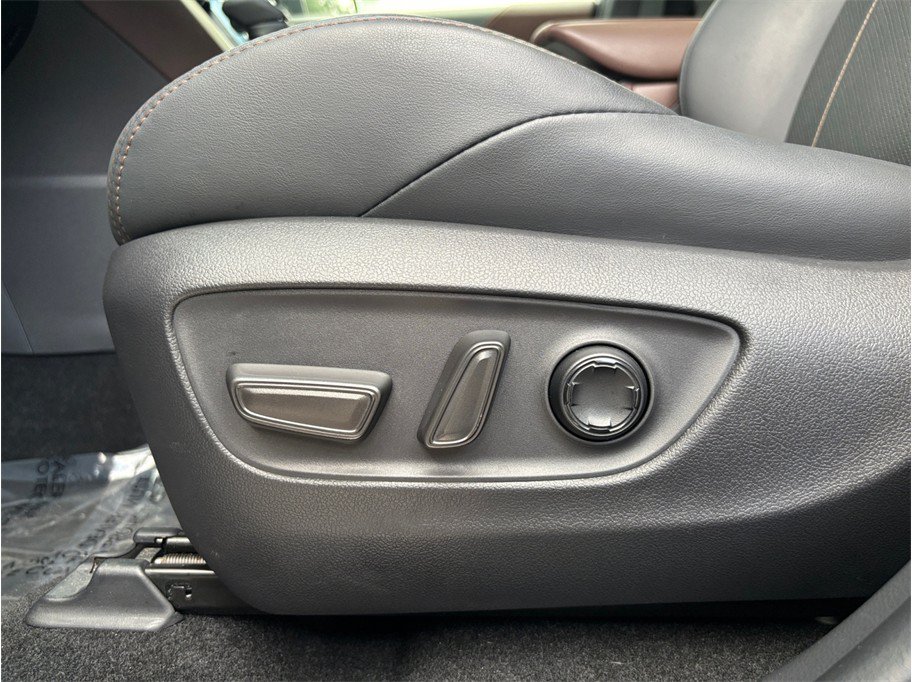 Used 2022 Toyota Venza Limited w/ Advanced Technology Package AWD/4WD image 22
