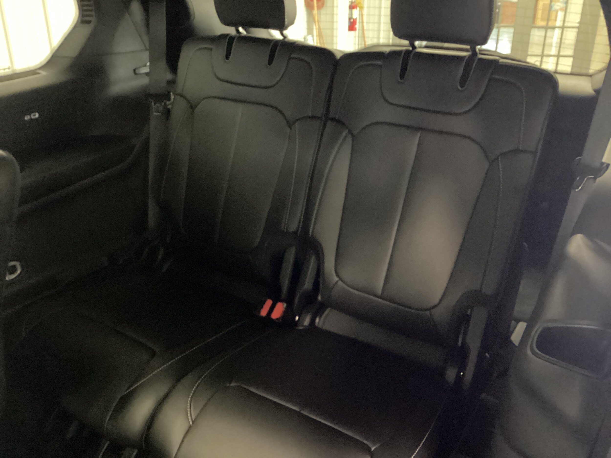 Used 2025 Jeep Grand Cherokee L Limited w/ Black Appearance Package AWD/4WD image 39