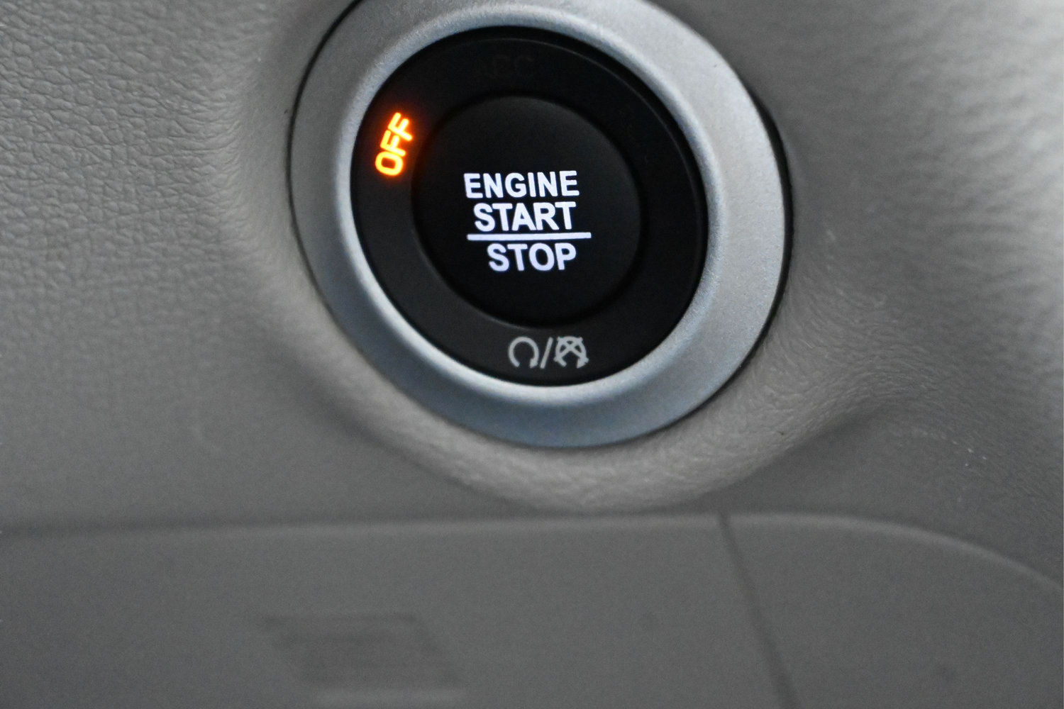 Used 2024 Chrysler Pacifica Touring-L FWD image 23