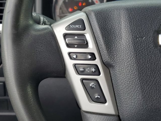Used 2017 Nissan Titan SV AWD/4WD image 16