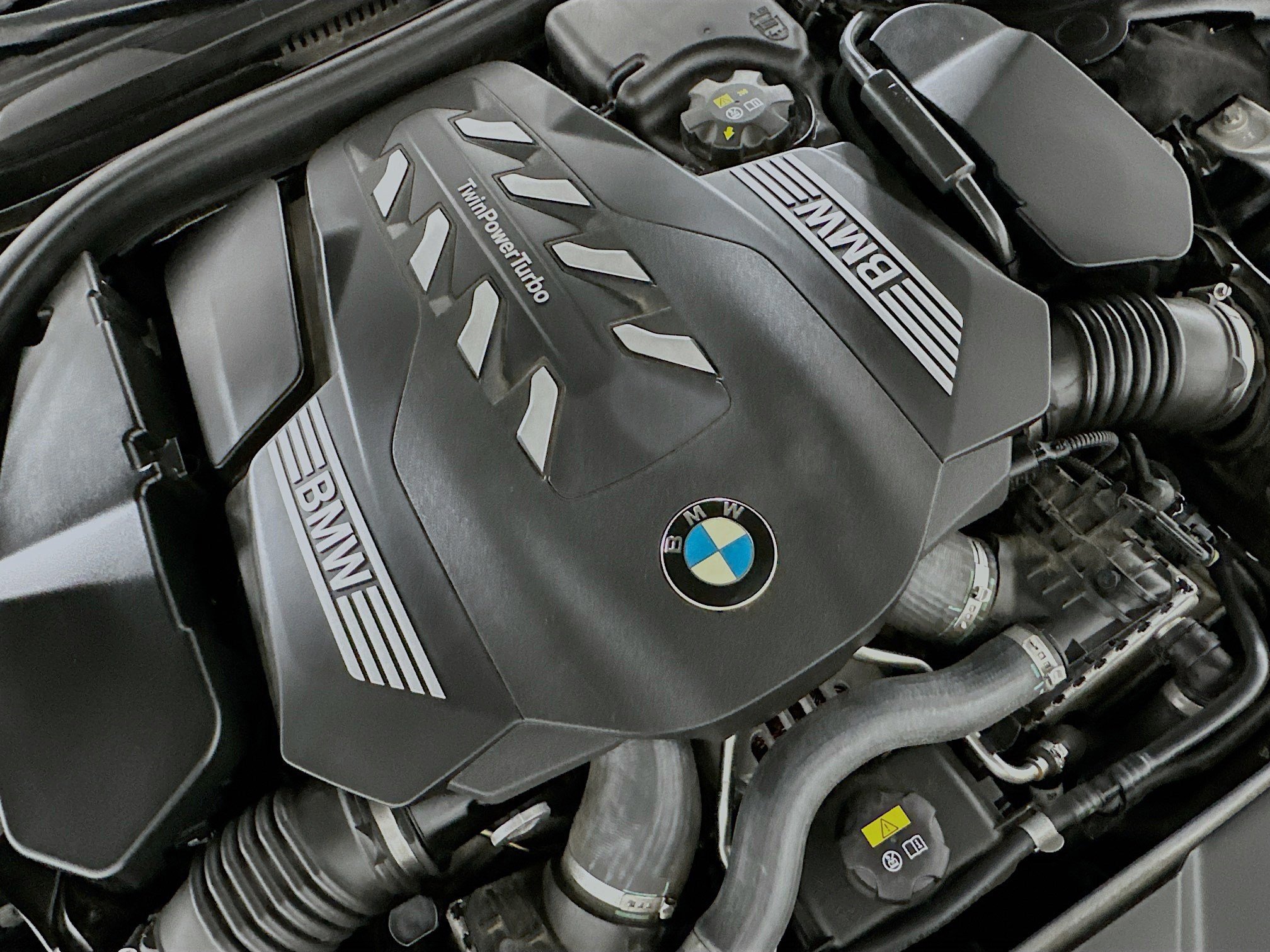 Used 2020 BMW 750i xDrive w/ M Sport Package AWD/4WD image 31