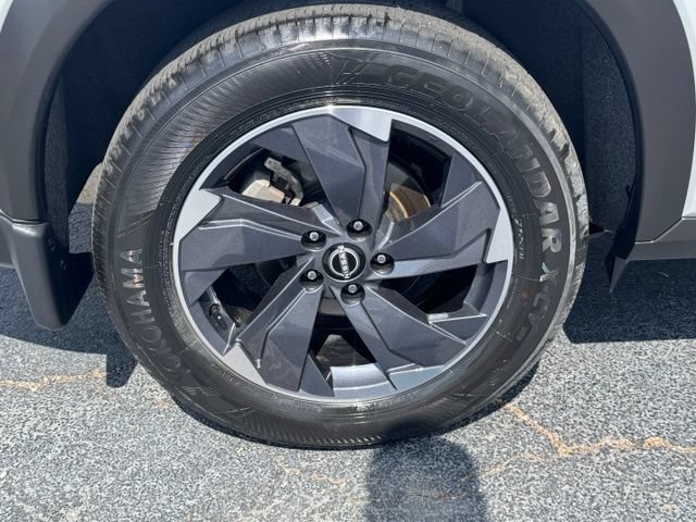 Used 2025 Nissan Rogue SV w/ SV Premium Package AWD/4WD image 6